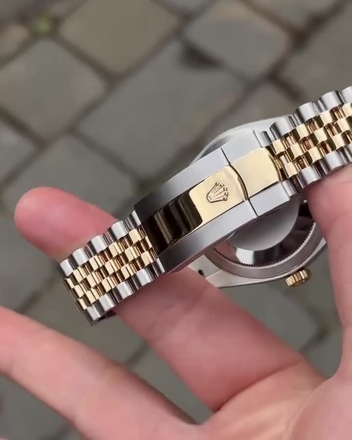 Rolex Sky-Dweller Oyster, 42 mm, Oystersteel and yellow gold Reference 336933-0006 - Image 3